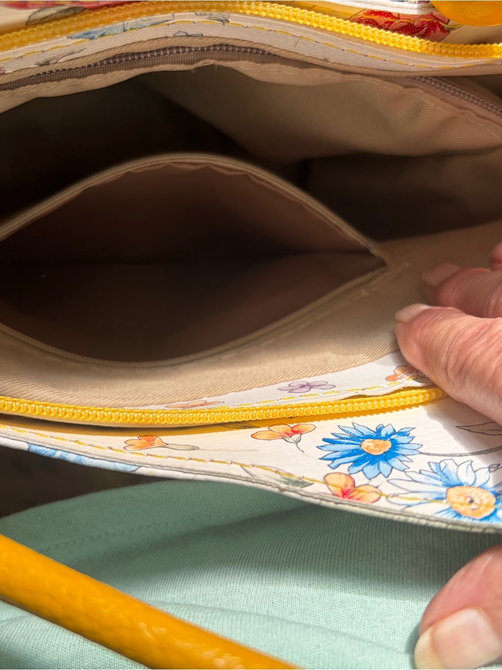 White Floral Shoulder Bag with Yellow Handles - Picture 11 of 15